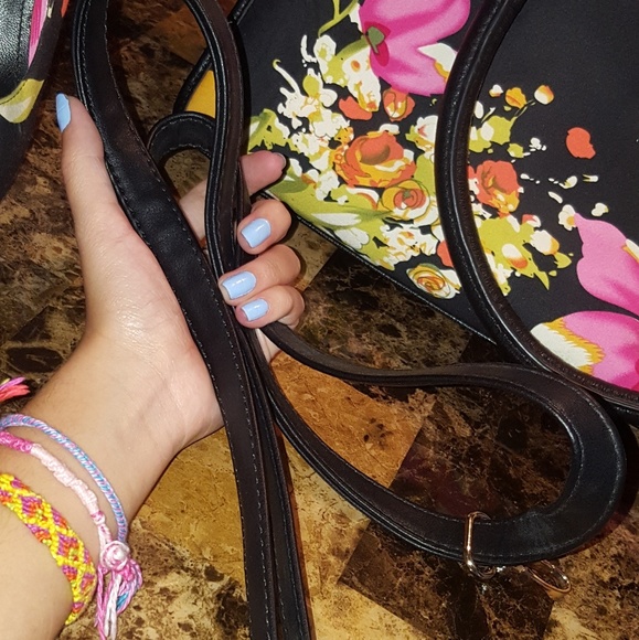 NWOT. Black floral Aldo high heels/ matching purse - Picture 7 of 8